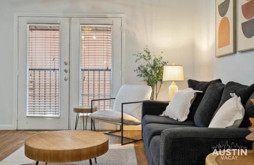 North University Apartment | 5BR 2BA Austin Hideaway Near SoCo The Domain and Lady Bird Lake by Austin Vacay