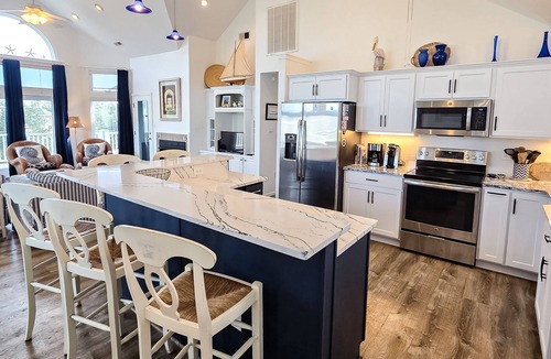Ocean Hill House | 5BR Dog Friendly | Private Pool | Hot Tub | W/D