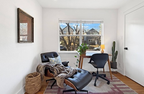 Dawson House | 5BR Near Downtown Cowboy Pool Sleeps 16 Huge private backyard!