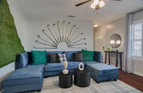 National Hills House | 5min drive to AN Golf Club l Pet-Friendly l Big Backyard, BBQ & Fun Activities