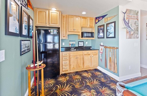 Hatteras House | 6 Bdrm, Ocean and Sound Views, Game Room, Theater, DOGS OK, Elevator, Pool, Kiddie Pool, Hot Tub
