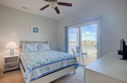 North Topsail Beach House | 6 Bedroom 5 Bath Ocean Views, Private Elevator, 2 Master Suites, Community Pool