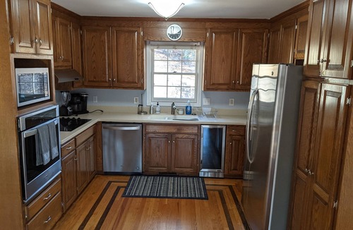 Seneca House | 6 Bedrooms and 3 docks on a Lake Hartwell cove, 3 miles from Clemson by water.