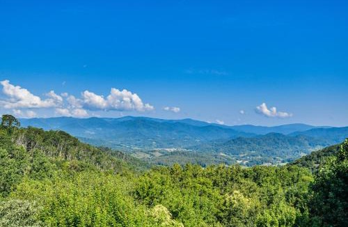 Mountain Air House | 6 Mi to Pisgah Nat'l Forest! Condo w/Serene Views