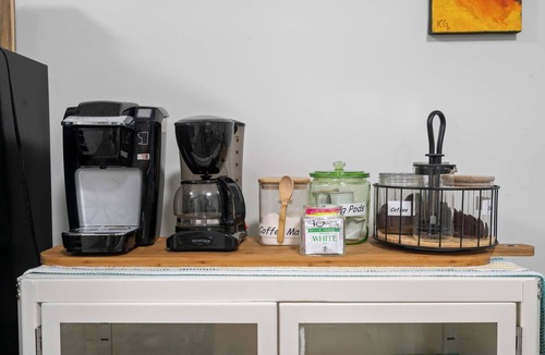North Raleigh Apartment | 6 Min to North Hills - Private deck - In Unit Washer and Dryer
