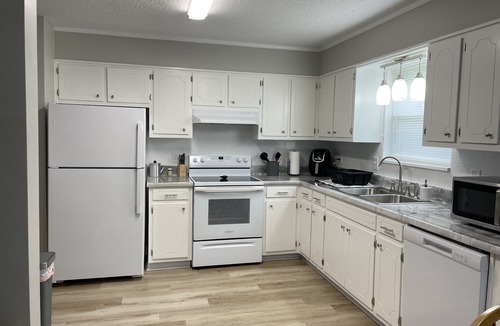 Waycross Apartment | 609- Beautiful Duplex Minutes from the Hospital!