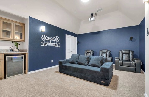 Midlothian House | 6BD/4BA Midlothian Getaway – Pool, Cinema, Games