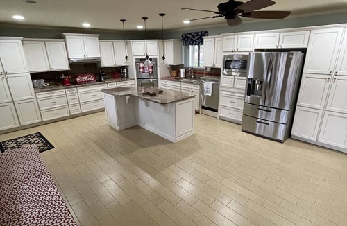 Reed Creek House | 6BR/4.5BA lakefront house with private dock - sleeps 14+
