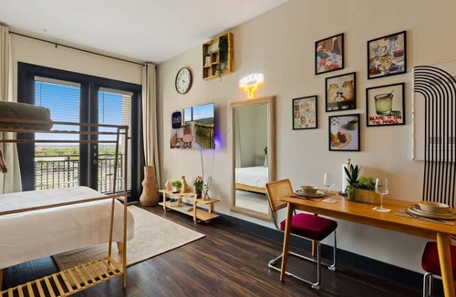 North Burnet Apartment | 6min to Domain 12min DT Balcony Free Parking