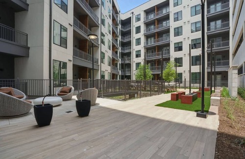 North Burnet Apartment | 6min to Domain 12min DT Studio- Pool Parking