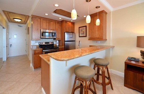 Historic Lahaina Front Street Condo | 6th Floor Oceanfront Luxury – Spectacular!