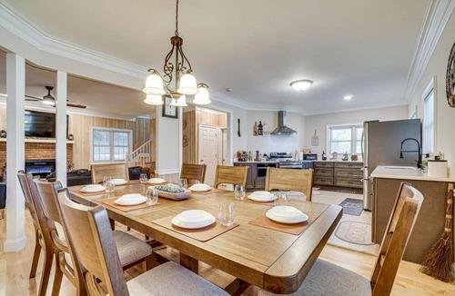 Cleveland House | 7 Acres