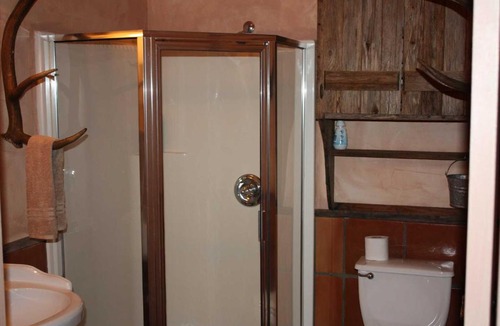 Tarpley House | 7 Canyons Ranch Lodge Suite 8 Home