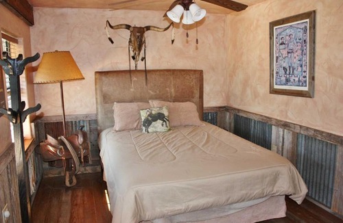 Tarpley House | 7 Canyons Ranch Lodge Suite 7 Home