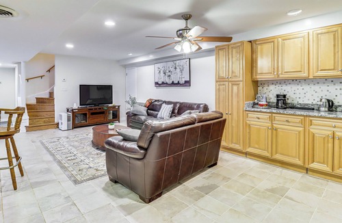 Hillandale Apartment | 7 Mi to DC: Charming Apartment in Silver Spring!