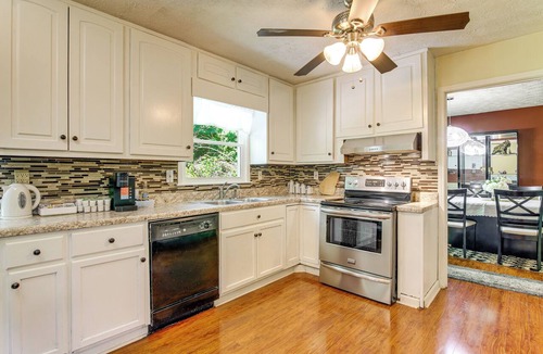 Lilburn House | 7 Mi to Stone Mtn Park! Spacious Family Getaway