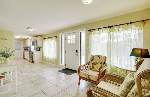 Kalihi Valley House | 7 Mi to Waikiki: Airy Retreat Near Shops & Eats!