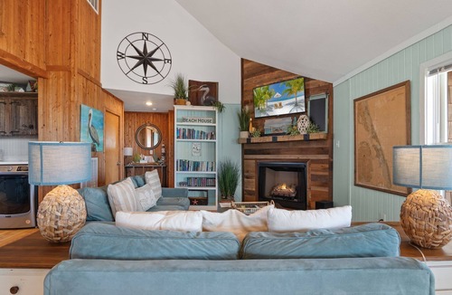 South Nags Head House | 7060 Tides Times * Oceanfront * Pool * Hot Tub