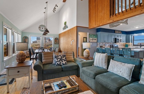 South Nags Head House | 7060 Tides Times * Oceanfront * Pool * Hot Tub