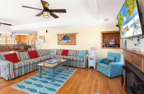 South Nags Head House | 7080 Cool Breeze * Pool * Elevator * Dog Friendly