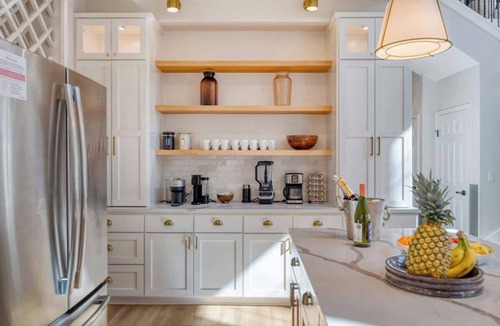 East Congress House | 7BR Estate, Heated Pool, Hot Tub, Cabana Theater