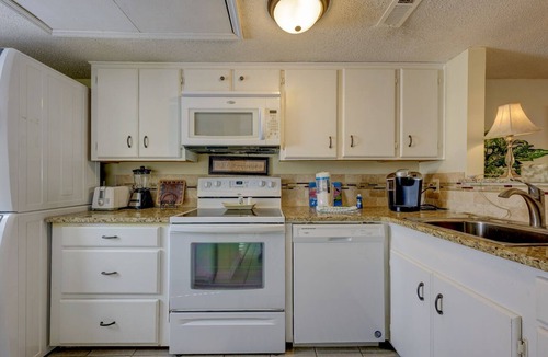 Hilton Head Island Villa | 8 Hilton Head Cabanas: So Close to the beach! 2 BR Villa. Free Bikes, Pool
