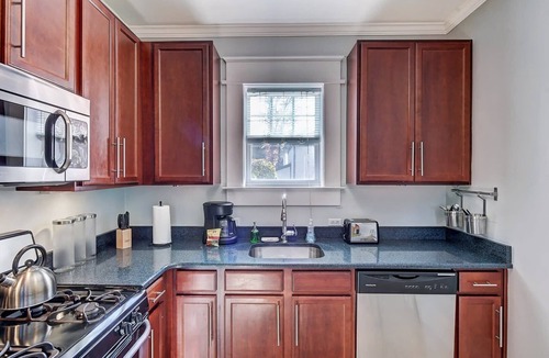 Dilworth Condo | 800 Magnolia: 2 Units, Chic 4BR w/Porch
