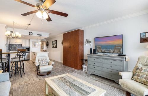 Garden City Condo | 81 m² Condo ∙ 1 bedroom ∙ 4 guests