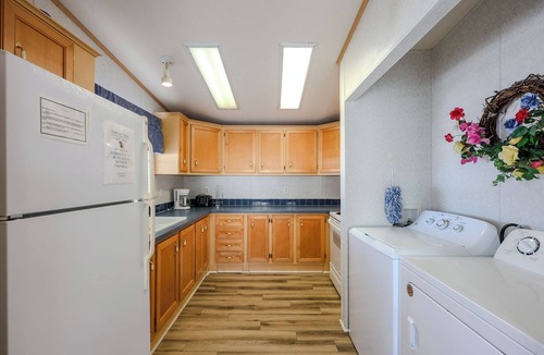 Myrtle Beach Cabin | 8101 Seascape Deluxe- Sleeps 8