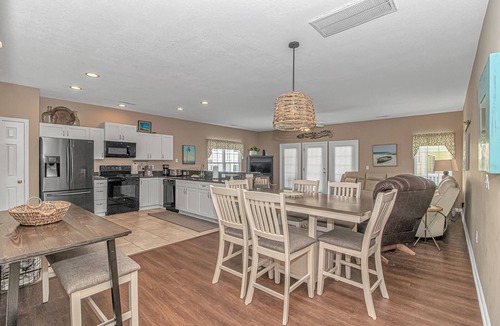 Garden City House | 8BR Beach Retreat w/TWO Private Pools Walk to Ocean