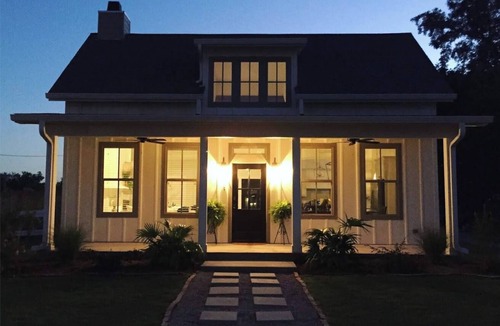 Brazos House | 8th Street Cottage