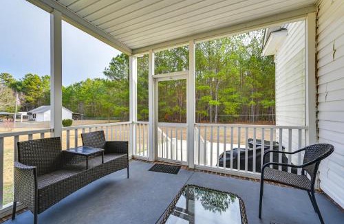 Greenville House | 9 Mi to Dtwn: Greenville Home w/Screened Patio!
