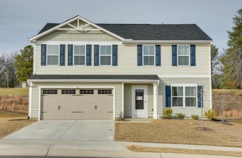 Durham House | 9 Mi to Duke University: Spacious Home w/Yard!