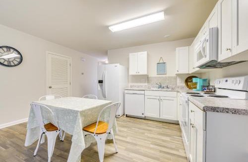 Sunset Beach House | 9 Mi to Shore: Family-Friendly Sunset Beach Home
