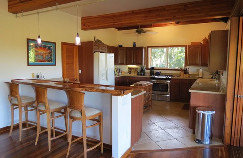 Honaunau-Napoopoo House | A 2-Minute Walk to Kealakekua Bay & Manini Beach! A Free Farm Tour!