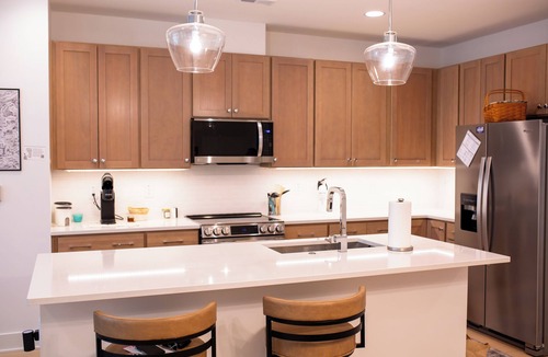 Downtown House | A 3 BR 3 BA townhome DTN close to State & Shaw - music festivals & conventions!