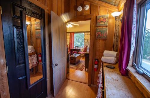 Fredericksburg Bed & Breakfast | A Barn At The Quarry