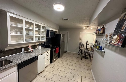 Brentwood-Oak Hills House | A cozy and secure home that is a perfect getaway for your next visit!