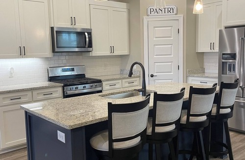 Enterprise House | A Cozy Crisp Stay