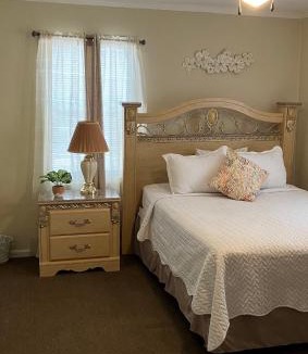 North Charleston House | A Cozy Spot on Montague