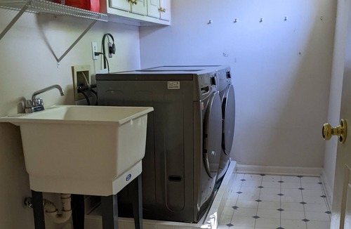 Alpharetta House | A nice clean house for your getaway