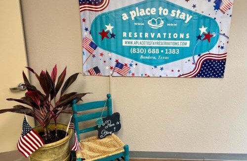 Bandera Hostel | A Place to Stay Reservations Rooms