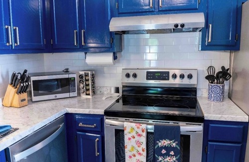 Greensboro House | A prime family friendly location that feels like home away from home!