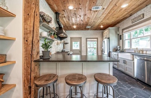 Brookview House | A REAL Fixer Upper - Giraffe House