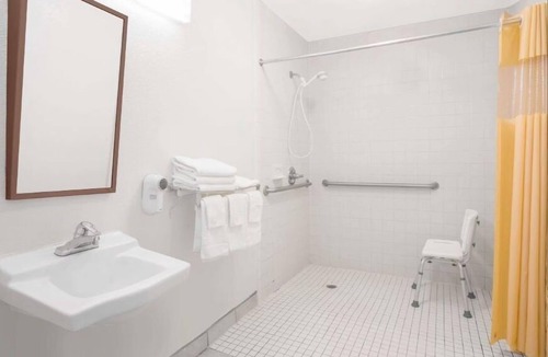 Milledgeville Hotel | A Red Dot Inn Milledgeville