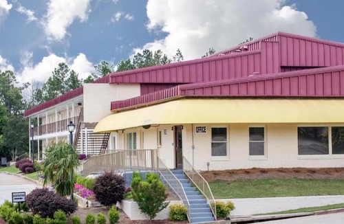 Milledgeville Hotel | A Red Dot Inn