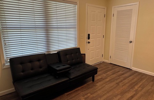 Hinesville House | A Retreat HOME away from home! Family and pet friendly! Near military base!