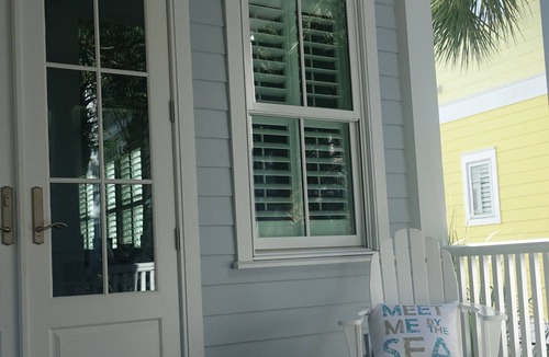 Sunnyside House | "A Shore Thing" Carillon Beach 2 minute walk to the beach