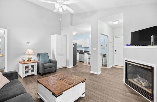 Vaught Apartment | A wave from it all < 1 mile to the beach!