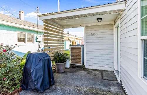 Atlantic Beach House | AB136 Charming Cottage